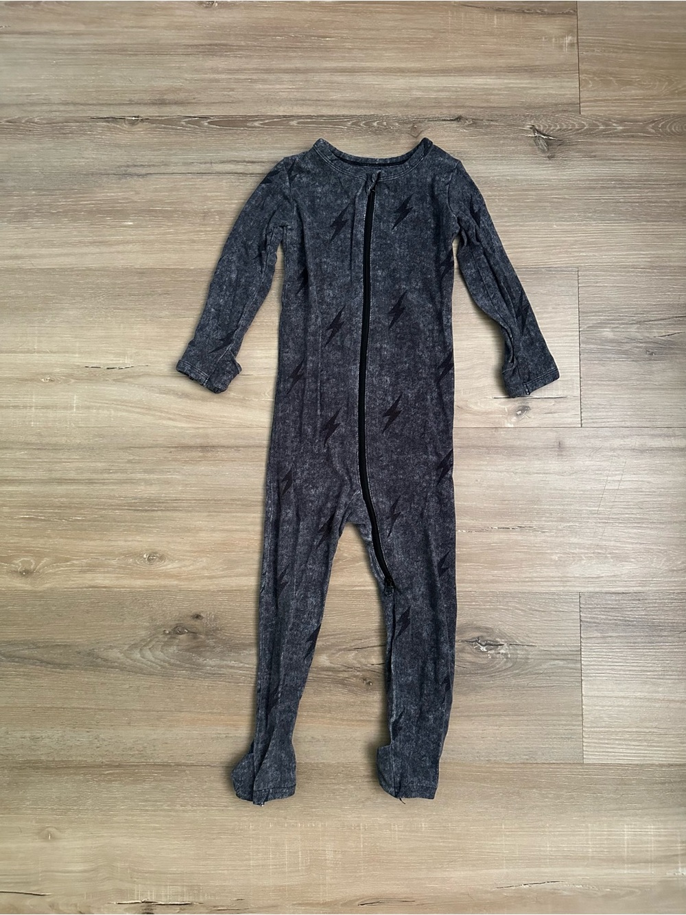 Little Bipsy x BabyJ Breez Lightning Bolt Zip Footie – 12–18M